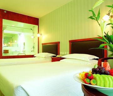 Landmark Towers 4*