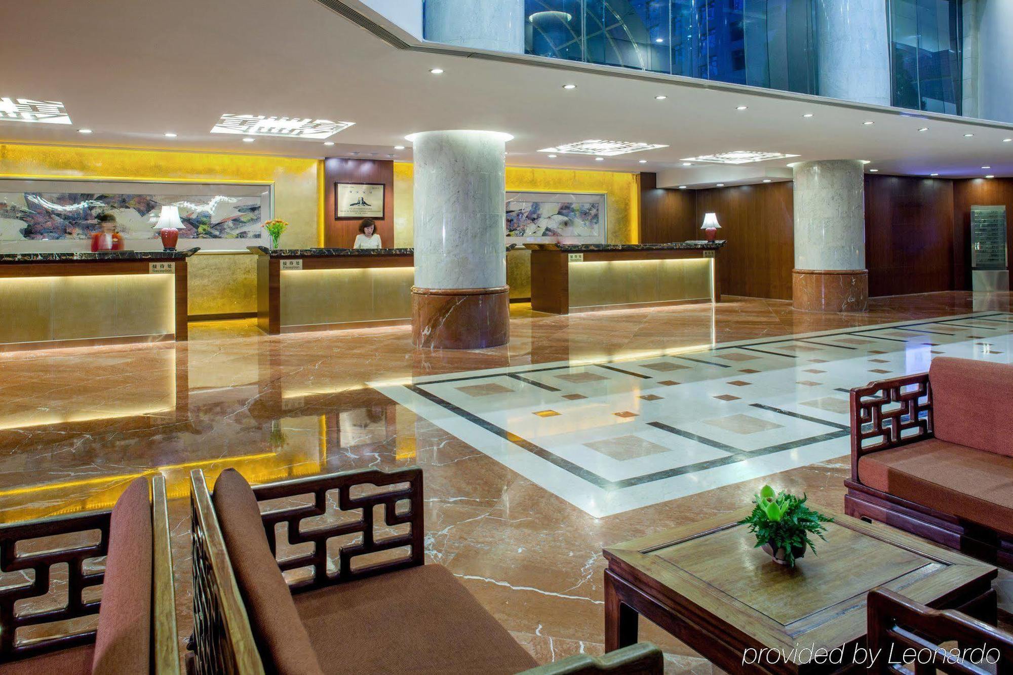 Landmark Towers Khách sạn hẻo lánh