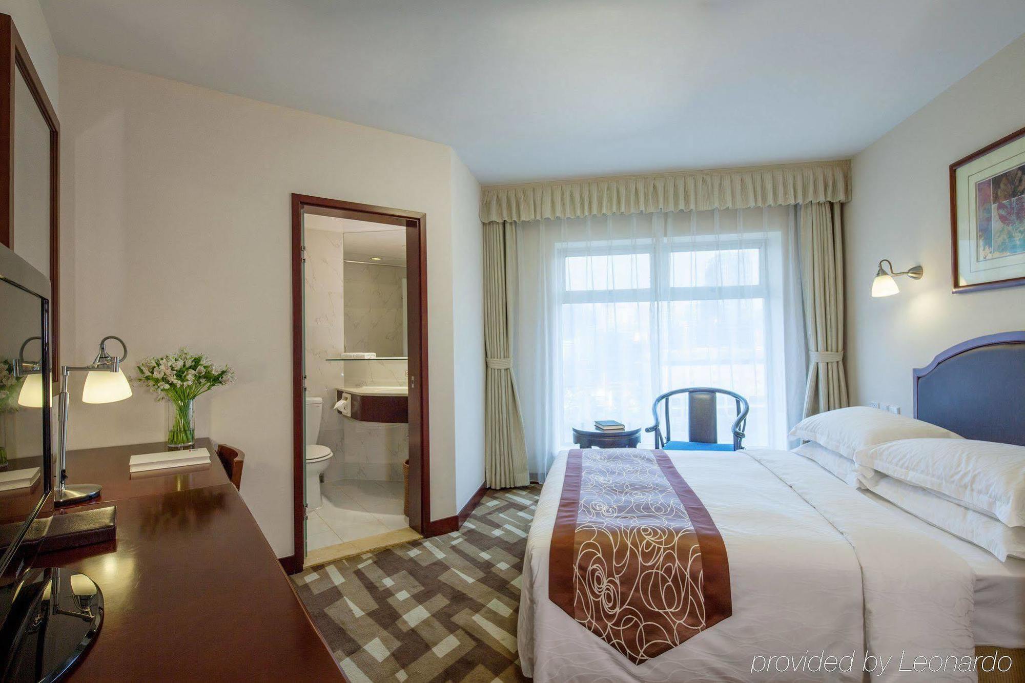 Landmark Towers Khách sạn hẻo lánh