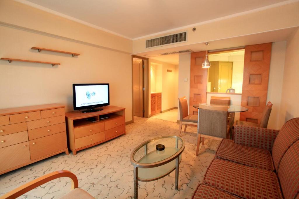 Landmark Towers 4*