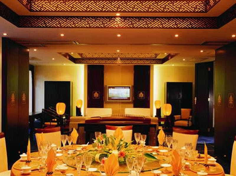 Landmark Towers 4*
